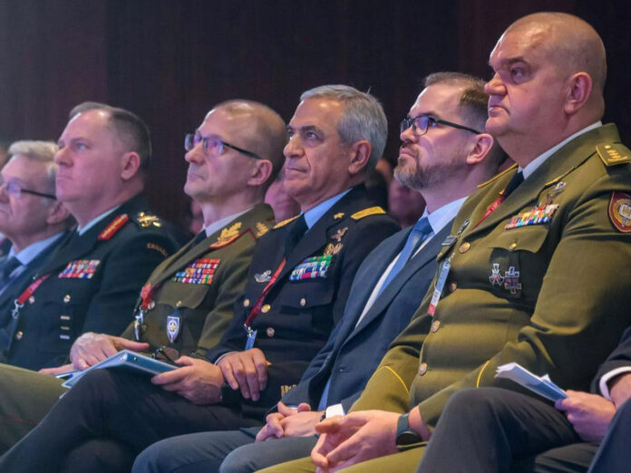 NATO: Trump scuote l’Articolo 5, è una “tigre di carta”