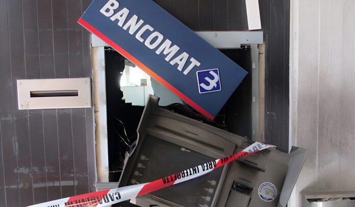 Paesi Bassi: arrestati nove sospetti per gli “attacchi con esplosivi a sportelli automatici”