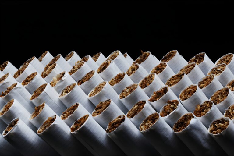 Contrabbando in UE: il “lato oscuro” del tabacco tra tasse e illegalità