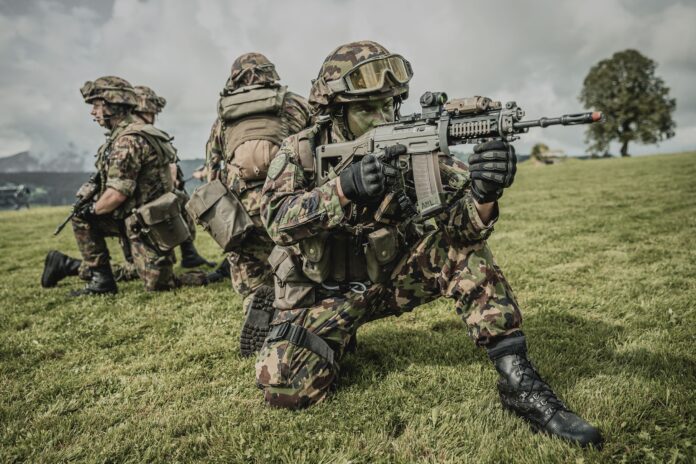L’Esercito svizzero vola in Francia: al via l’addestramento ad alta quota