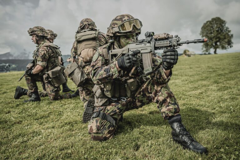 L’Esercito svizzero vola in Francia: al via l’addestramento ad alta quota