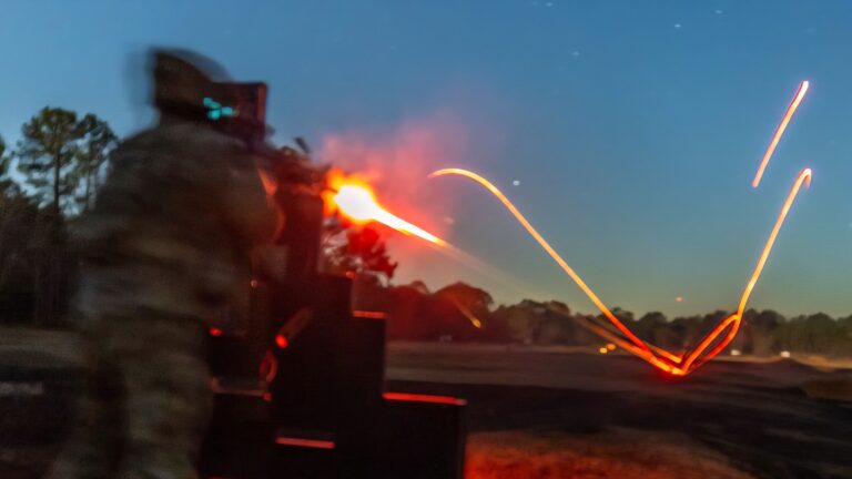 OpenAI e Pentagono: accordo per l’IA nelle reti militari classificate, ma con limiti etici
