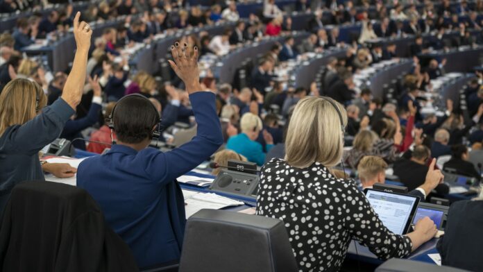 Euro digitale, via libera dell’Ue: come funzionerà la nuova moneta elettronica europea