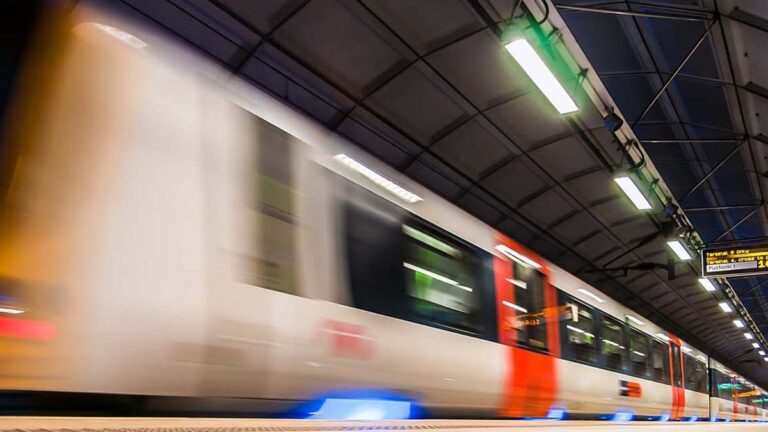 Treno diretto Svizzera-Londra: il Consiglio federale accelera il progetto