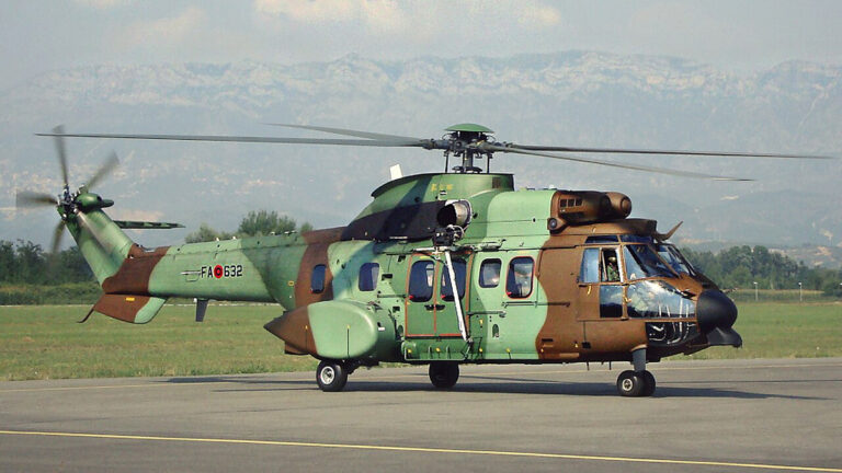 Esercito svizzero in Bulgaria: al via l’addestramento militare con elicotteri Cougar