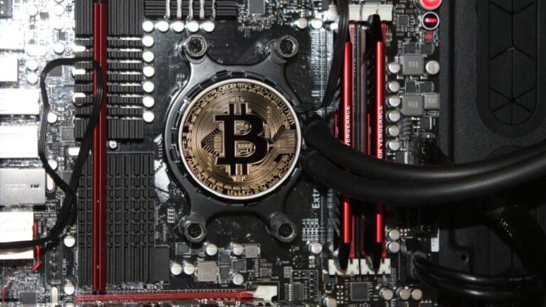 Bitcoin, la valuta dimenticata resta sopra 60.000$ in attesa della Fed