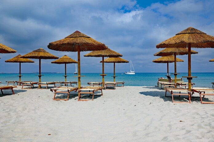 beach-3398158_1280 Il trionfo dell’easy chic in spiaggia