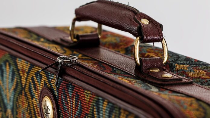borsa SayHi: la rivoluzione nei viaggi per abbattere ogni barriera linguistica