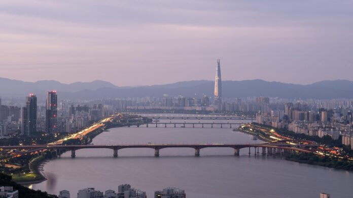 Borse asiatiche e sicurezza AI: rally in Corea del Sud, incidente Claude per Anthropic