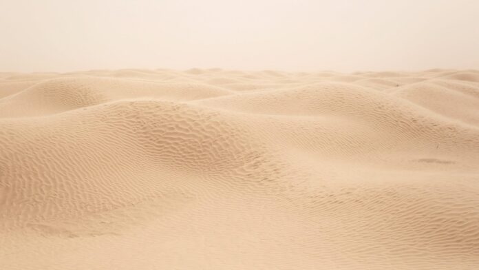 deserto Emergenza nei cieli europei: la polvere del Sahara è in aumento