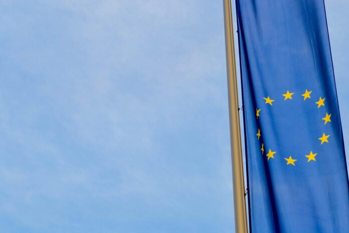 europa bandiera Il nodo dell’integrazione: l’allargamento UE si è fermato?