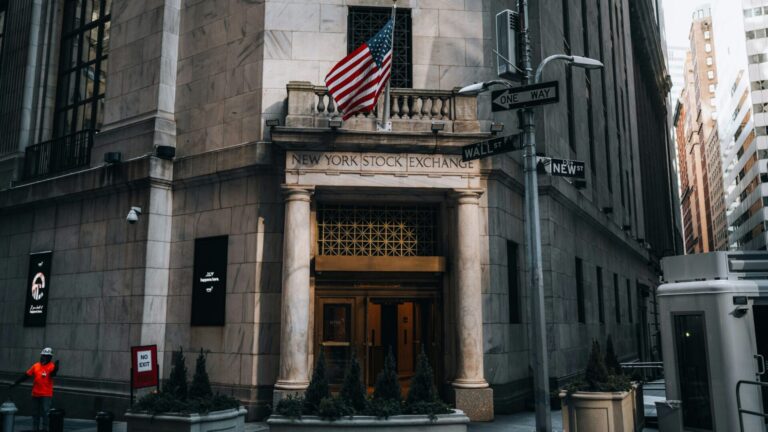 Wall Street in equilibrio: Cpi al 3,4% e Opec taglia la domanda petrolifera 2026